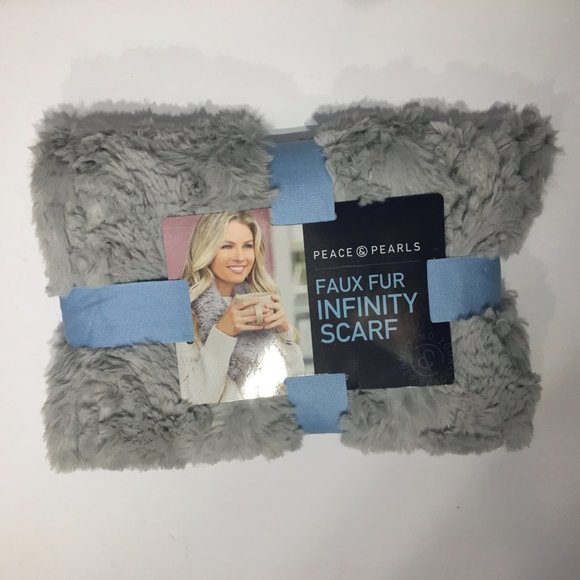 NWT Lot of 4 Faux Fur Infinity Scarves, Galentine's Day Gift, Gift for Her - Picture 9 of 9